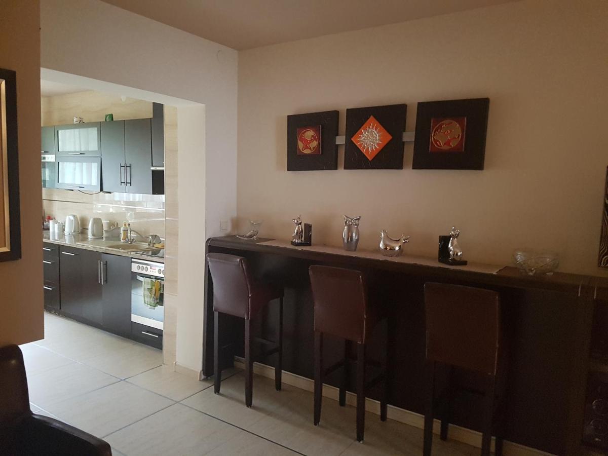 Villarenoma Nadarzyn Dış mekan fotoğraf