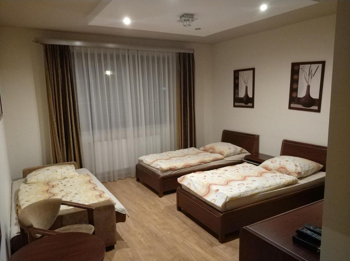 Villarenoma Nadarzyn Dış mekan fotoğraf